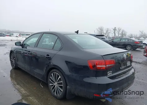 2016 Volkswagen Jetta 1.8T Sport z USA, uszkodzony, nr VIN 3VWD17AJ3GM386447